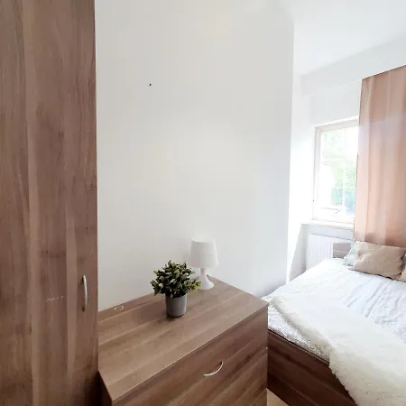 Dolny Hostelovo Apartment *