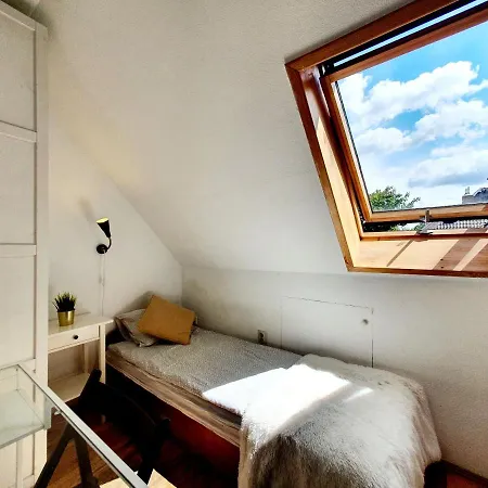 Dolny Hostelovo Apartment